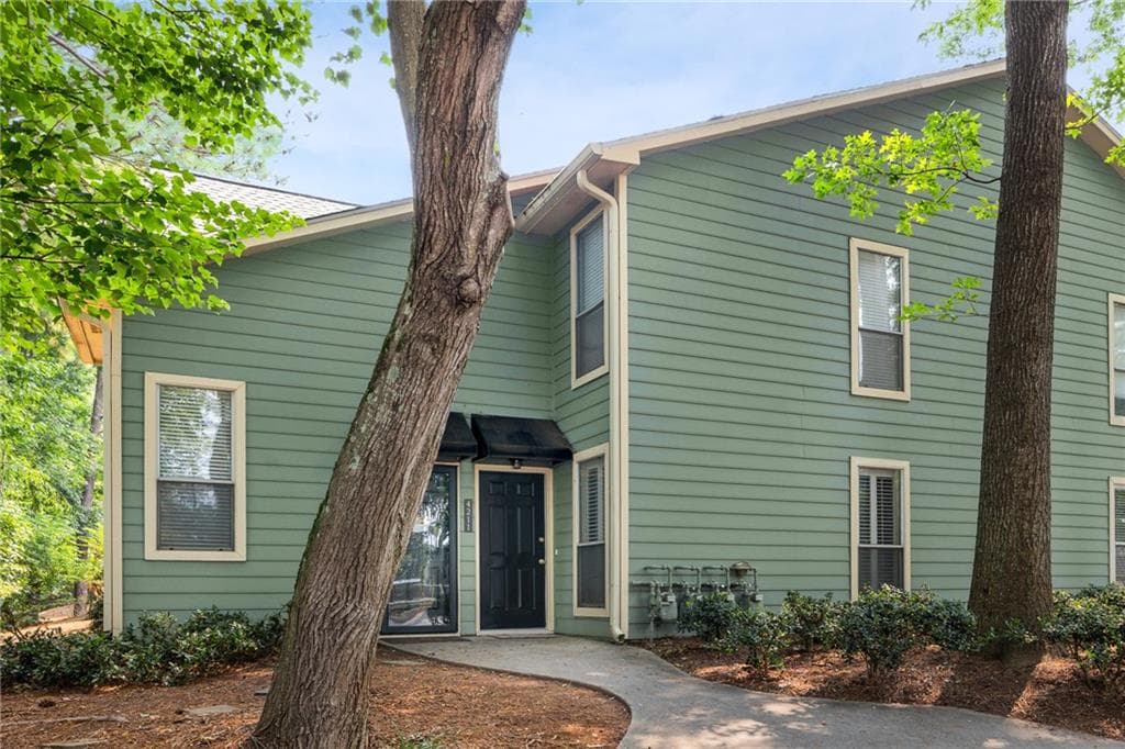 4211 Canyon Point Circle, Roswell, GA 30076 — most recent listing photo