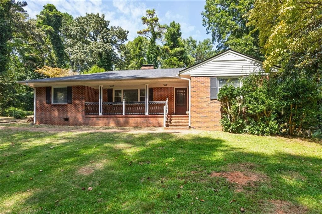 3 bedroom, 2 bathroom, 1,796 sq ft single family residence for sale at 250 E Memorial Drive, Dallas, GA 30132