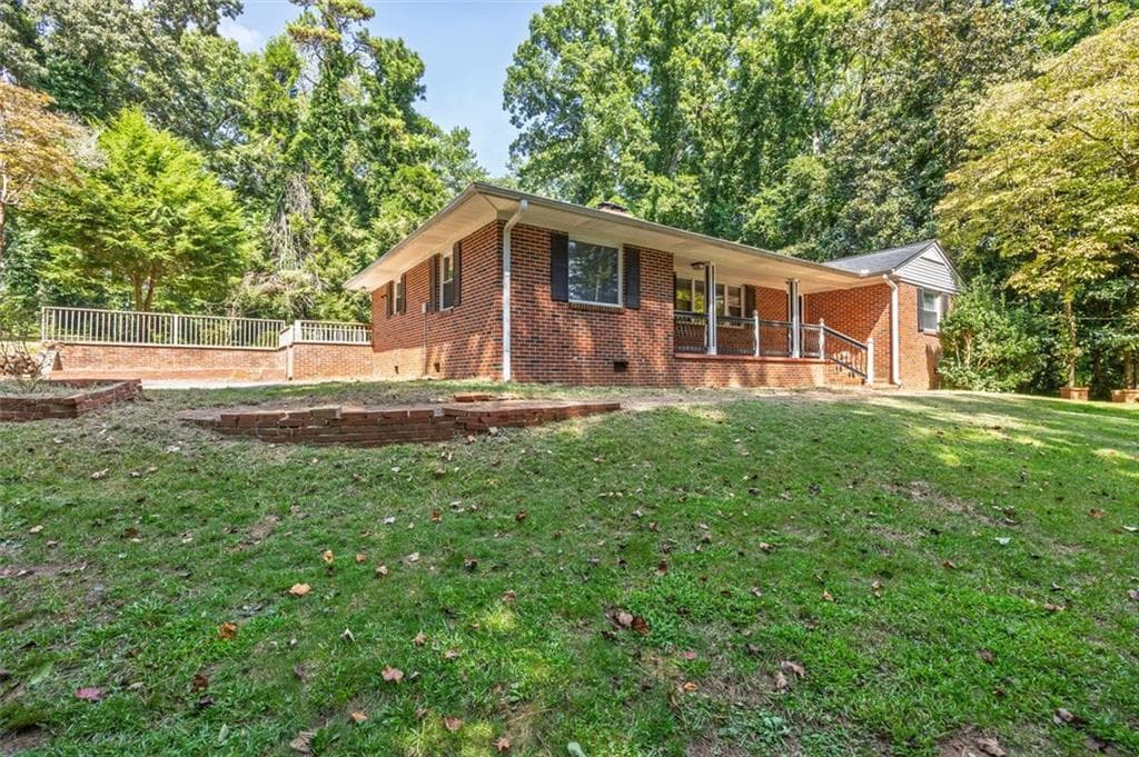 3 bedroom, 2 bathroom, 1,796 sq ft single family residence for sale at 250 E Memorial Drive, Dallas, GA 30132 — photo 2