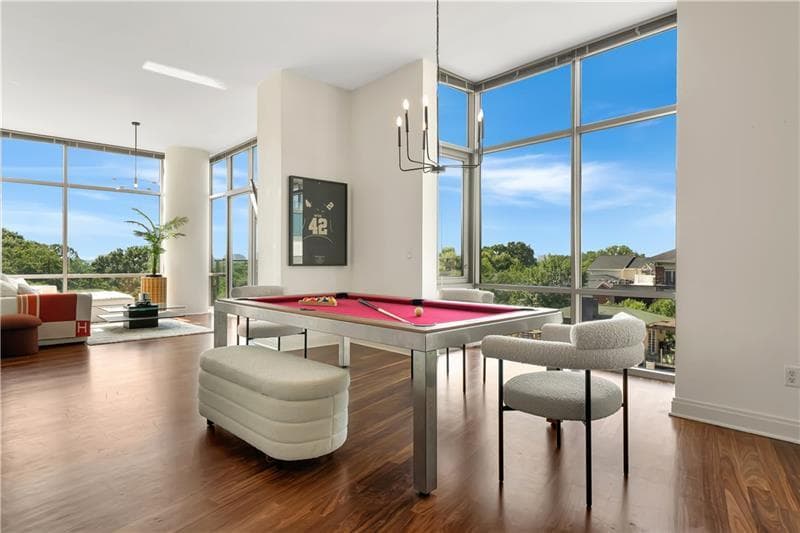 3 bedroom, 3 bathroom, 1,900 sq ft condominium sold at 905 Juniper Street 805, Atlanta, GA 30309