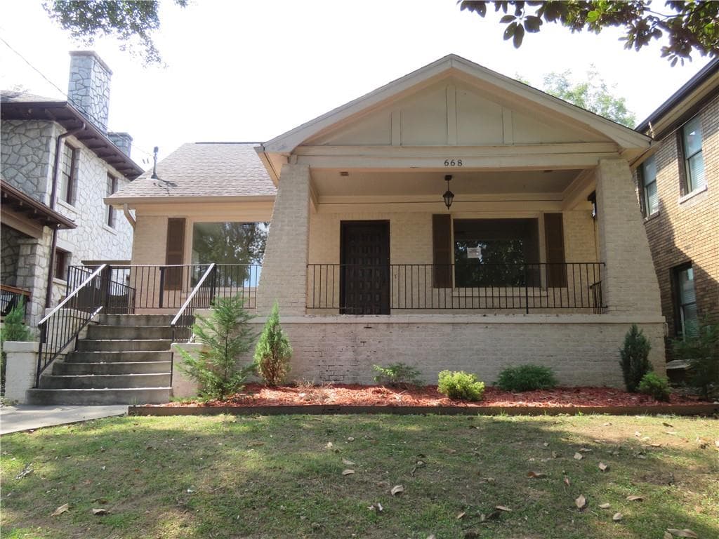 3 bedroom, 2 bathroom, 1,550 sq ft single family residence sold at 668 Kennesaw Avenue, Atlanta, GA 30308