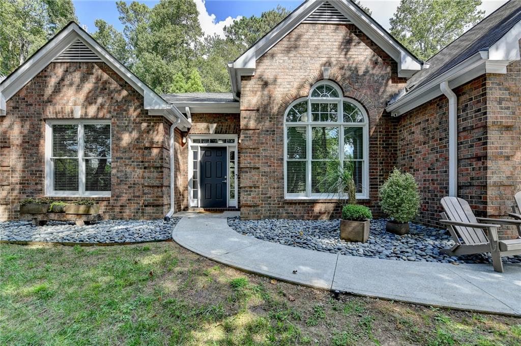 890 Melbourne Trail, Alpharetta, GA 30009 — most recent listing photo