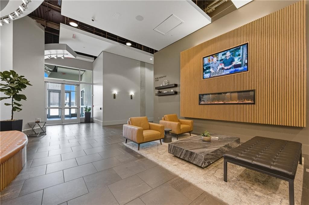 1 bedroom, 1 bathroom, 755 sq ft condominium under contract at 361 17th Street 2315, Atlanta, GA 30363 — photo 3
