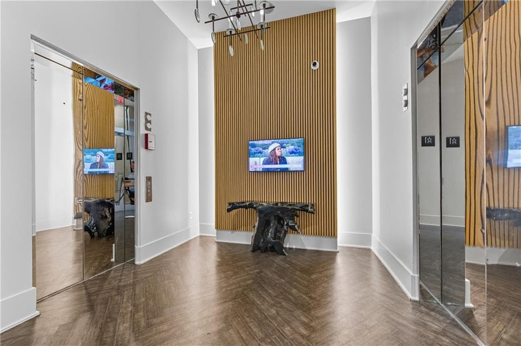 1 bedroom, 1 bathroom, 755 sq ft condominium under contract at 361 17th Street 2315, Atlanta, GA 30363 — photo 5