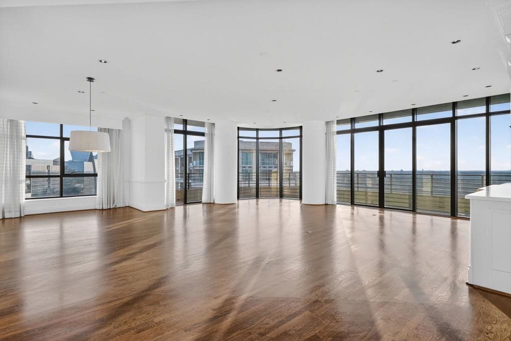 750 Park Avenue 25W, Atlanta, GA 30326 — most recent listing photo