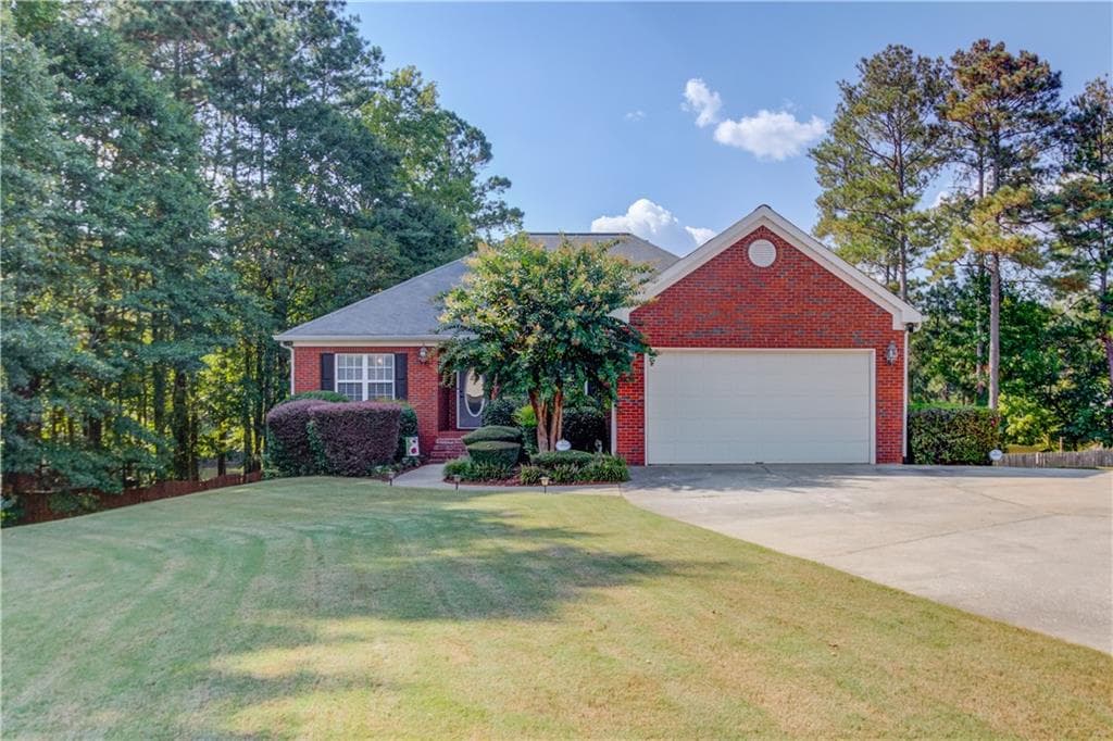 5 bedroom, 3 bathroom, 4,005 sq ft single family residence sold at 3865 Weeping Willow Lane, Loganville, GA 30052