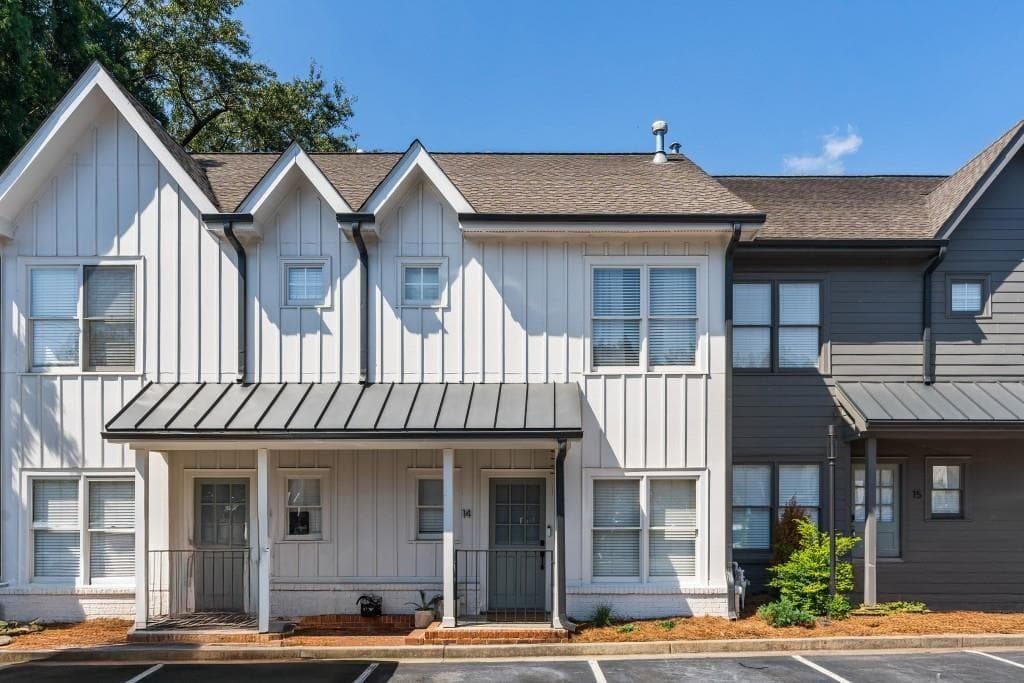 2 bedroom, 3 bathroom, 1,206 sq ft townhouse sold at 1516 Howell Mill Road 14, Atlanta, GA 30318