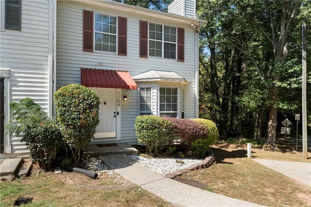 1104 Huntington Trace, Smyrna, GA 30082 — most recent listing photo