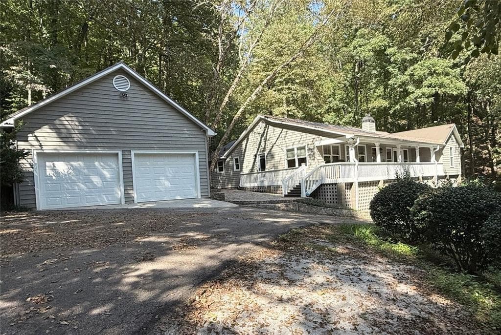 3 bedroom, 3 bathroom, 2,500 sq ft single family residence sold at 1134 Old Lake Russell Road, Cornelia, GA 30531