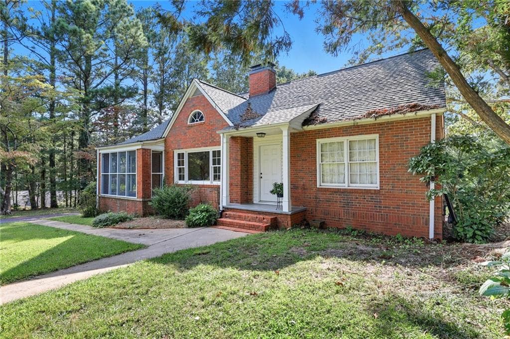 4 bedroom, 2 bathroom, 1,732 sq ft single family residence for sale at 329 Morrison Moore Parkway, Dahlonega, GA 30533 — photo 5