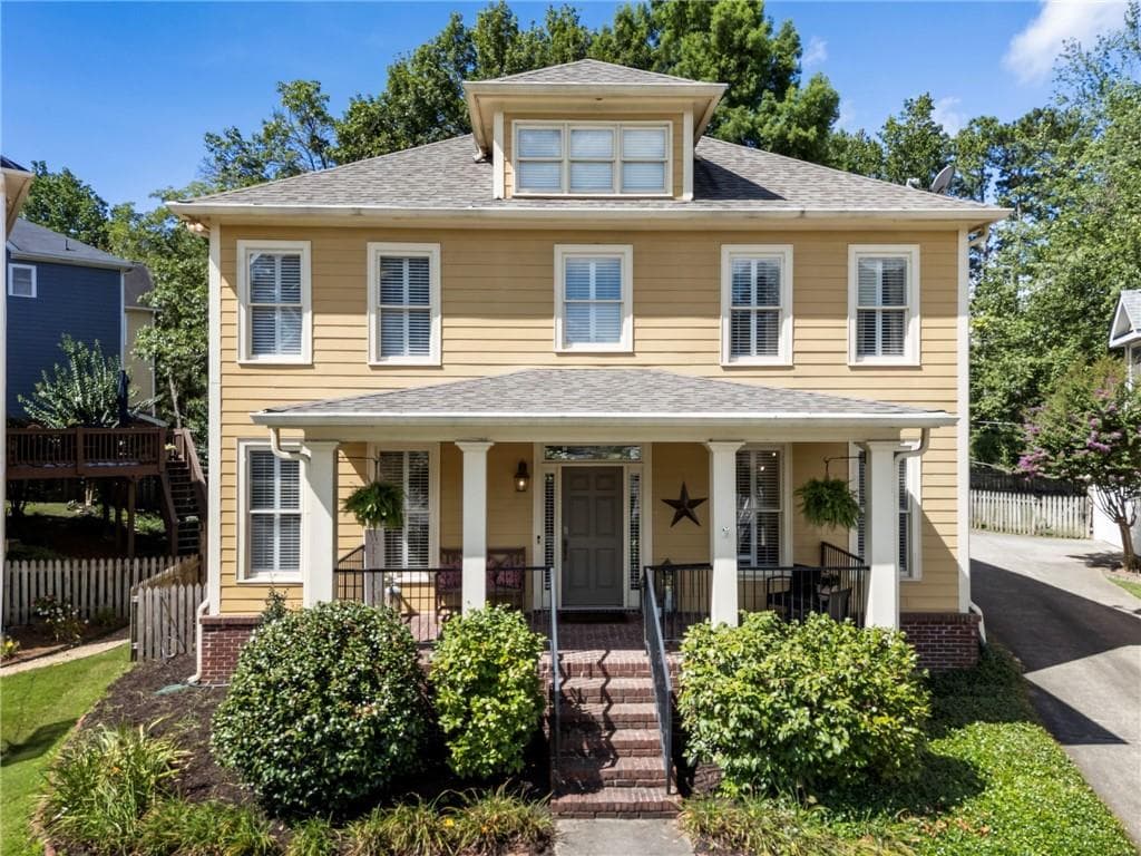3 bedroom, 3 bathroom, 2,835 sq ft single family residence sold at 2134 Whittier Place, Atlanta, GA 30318