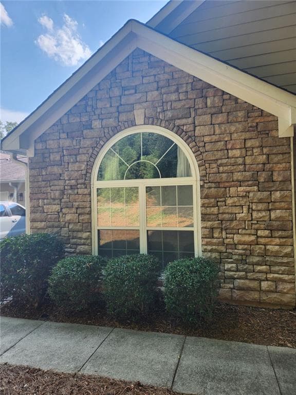 3 bedroom, 2 bathroom, 1,423 sq ft condominium under contract at 1906 KOLB FARM Circle, Marietta, GA 30008 — photo 3