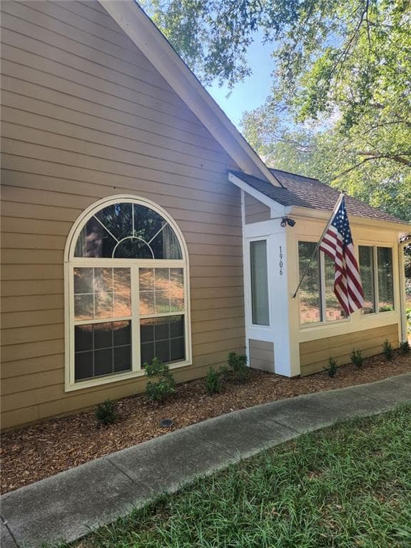 3 bedroom, 2 bathroom, 1,423 sq ft condominium under contract at 1906 KOLB FARM Circle, Marietta, GA 30008 — photo 4