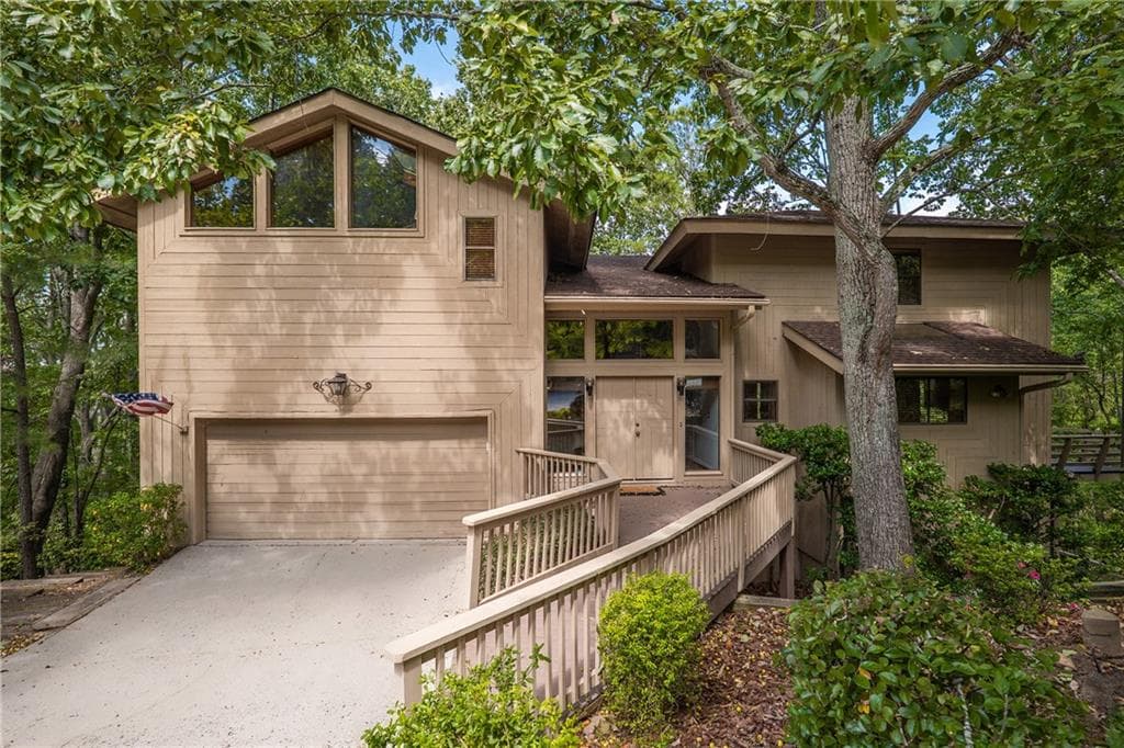 5 bedroom, 4 bathroom, 4,117 sq ft single family residence sold at 375 N Peak Drive, Johns Creek, GA 30022