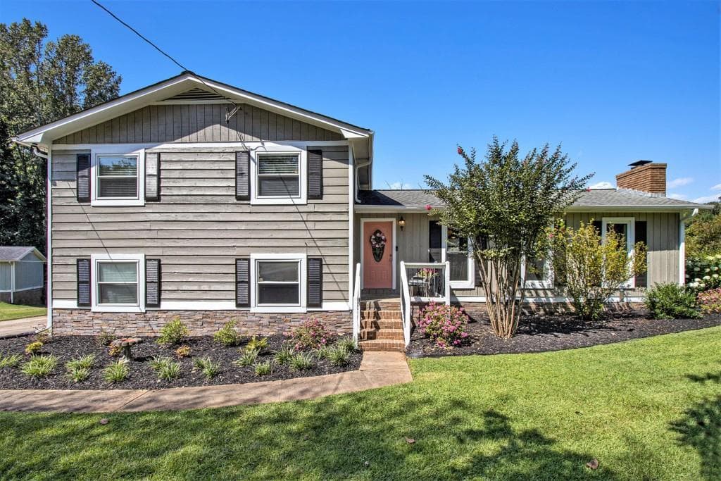 3 bedroom, 2 bathroom, 1,600 sq ft single family residence sold at 5169 Bramblewood Court, Acworth, GA 30102