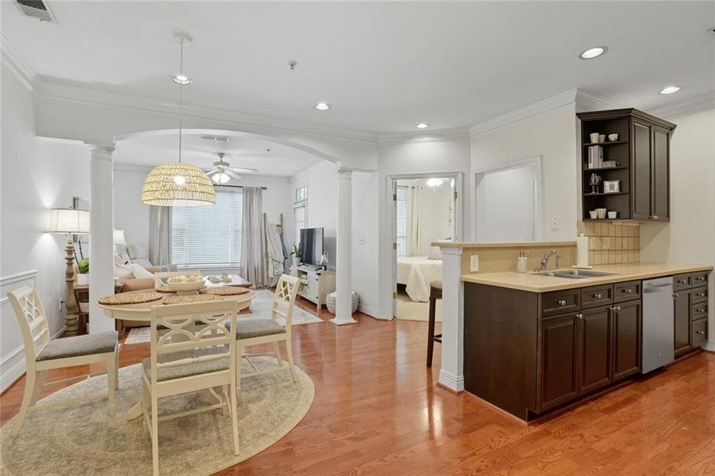 2306 Stratford Commons, Decatur, GA 30033 — most recent listing photo