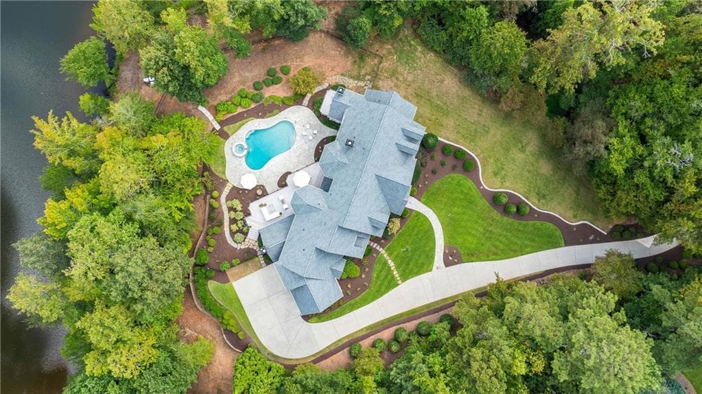 1065 Stonegate Court, Roswell, GA 30075 — most recent listing photo