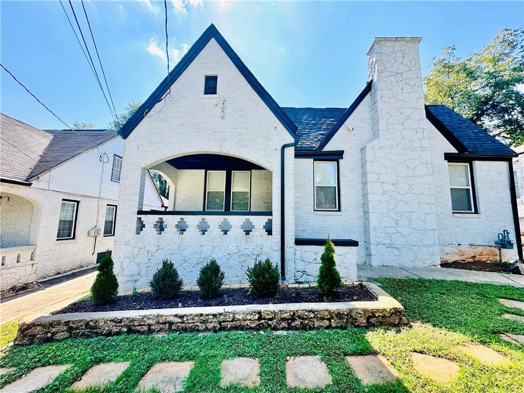 3 bedroom, 2 bathroom, 1,721 sq ft single family residence sold at 1622 Beecher Street, Atlanta, GA 30310