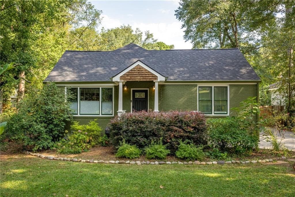 4 bedroom, 3 bathroom, 2,285 sq ft single family residence sold at 2880 Glenwood Avenue, Atlanta, GA 30317