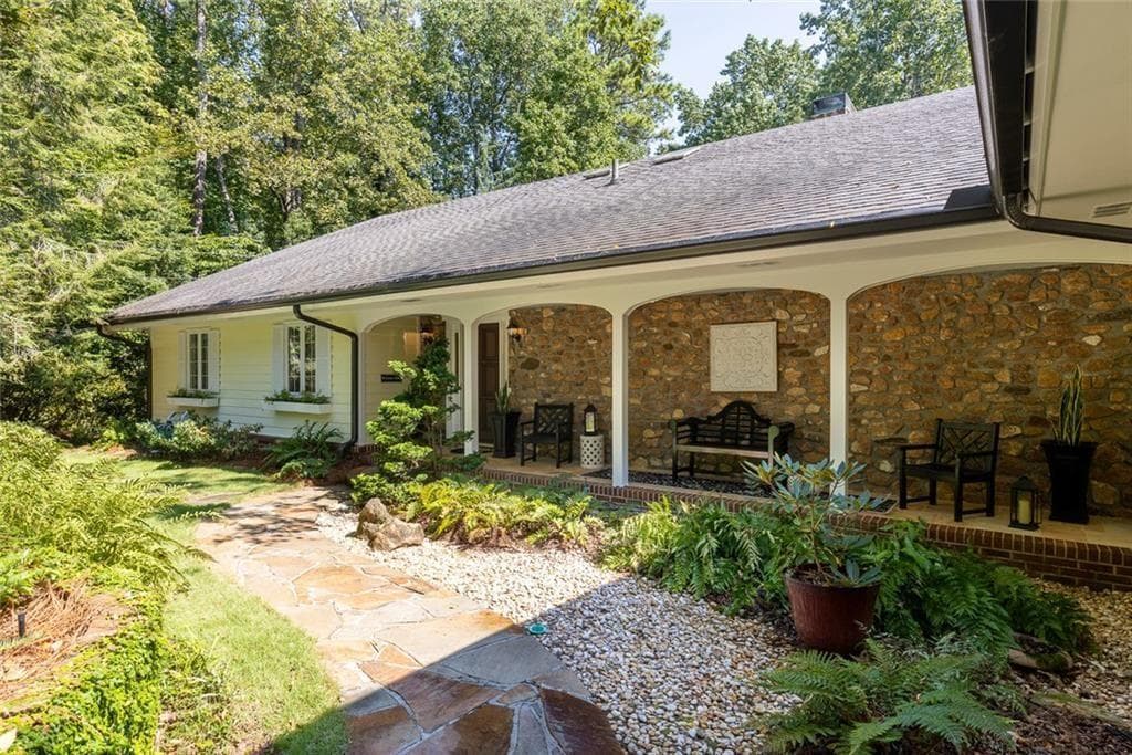 8265 Berkley Ridge, Sandy Springs, GA 30350 — most recent listing photo
