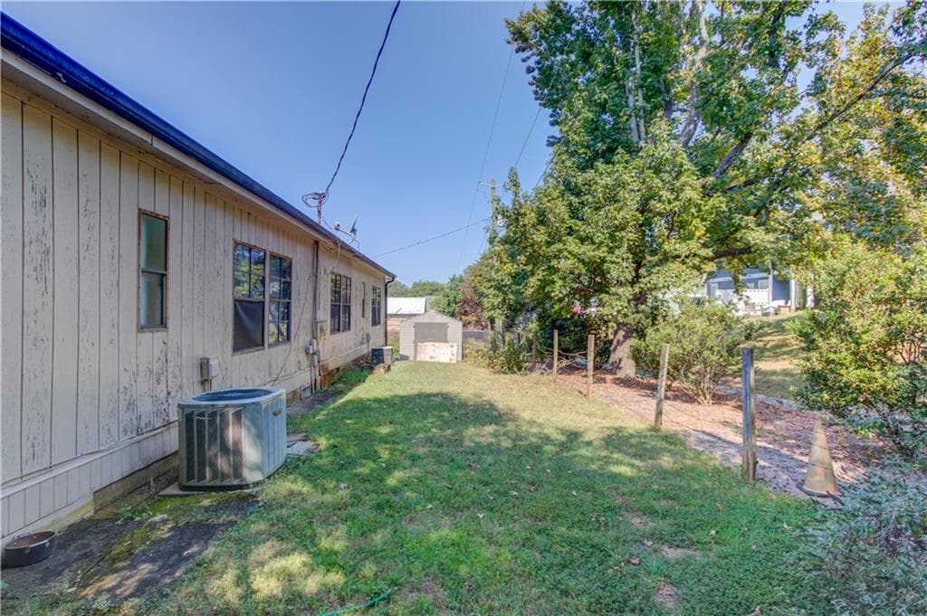 duplex under contract at 6184 Mitchell Street, Flowery Branch, GA 30542 — photo 10