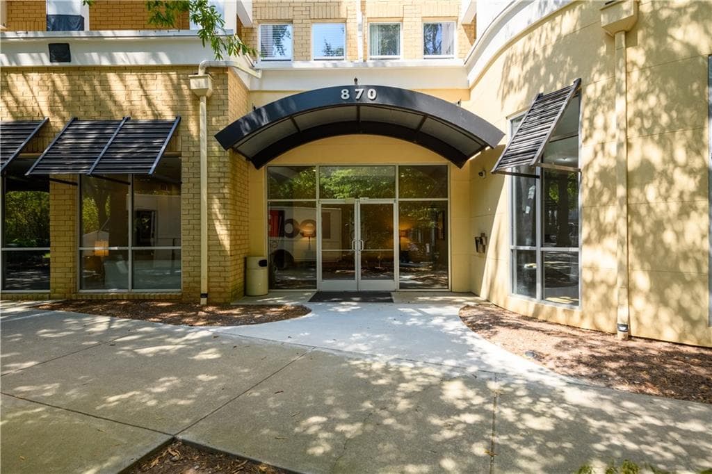 2 bedroom, 2 bathroom, 1,191 sq ft condominium sold at 870 Inman Village Parkway 333, Atlanta, GA 30307