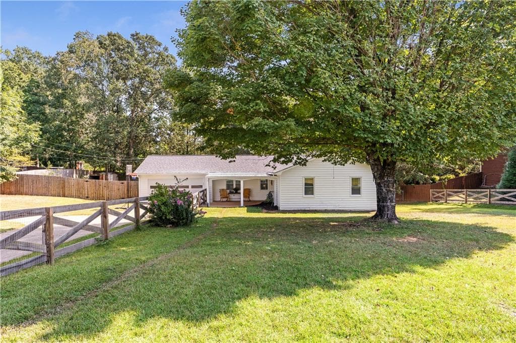 3 bedroom, 2 bathroom, 1,460 sq ft single family residence sold at 2640 Lanier Beach South Road, Cumming, GA 30041