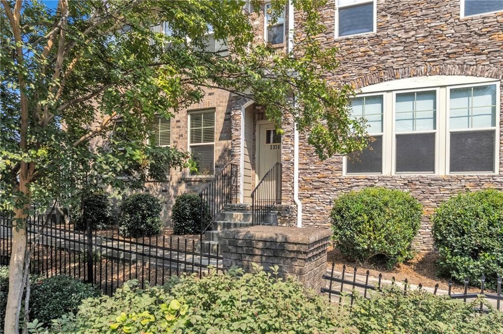 2276 Whiteoak Drive, Smyrna, GA 30080 — most recent listing photo