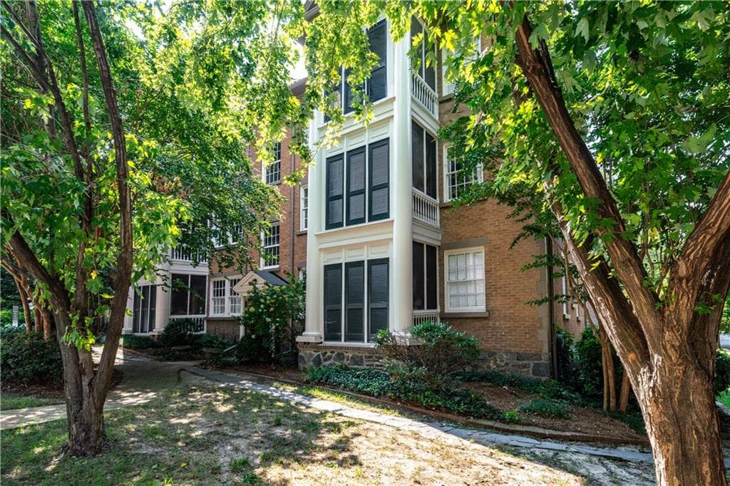 8 Collier Road B2, Atlanta, GA 30309 — most recent listing photo