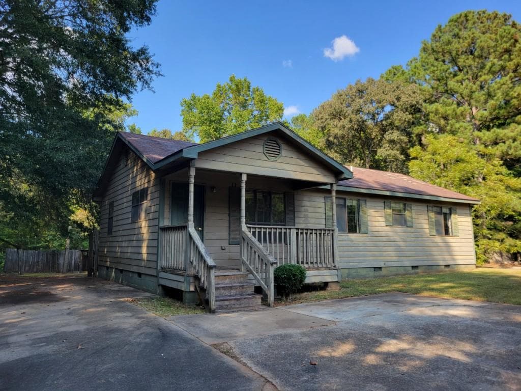 3 bedroom, 2 bathroom, 1,008 sq ft single family residence sold at 8455 Ono Road, Palmetto, GA 30268