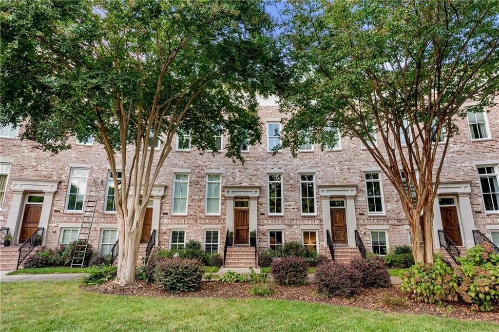 3 bedroom, 4 bathroom, 2,156 sq ft townhouse sold at 226 Inman Lane, Atlanta, GA 30307
