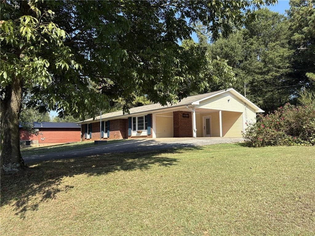 154 Honeysuckle Drive, Adairsville, GA 30103 — most recent listing photo