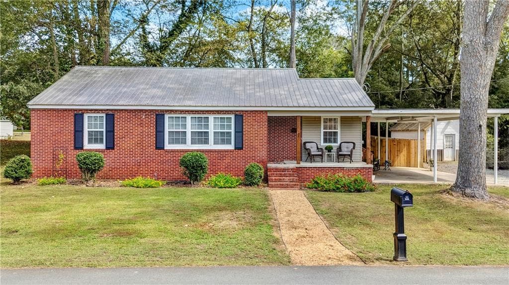 3 bedroom, 1 bathroom, 1,246 sq ft single family residence sold at 137 Oak Street, Summerville, GA 30747
