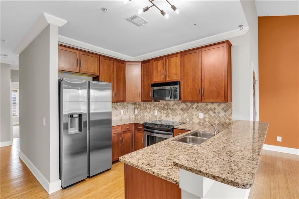 2 bedroom, 2 bathroom, 1,181 sq ft condominium sold at 1628 Briarcliff Road 15, Atlanta, GA 30306