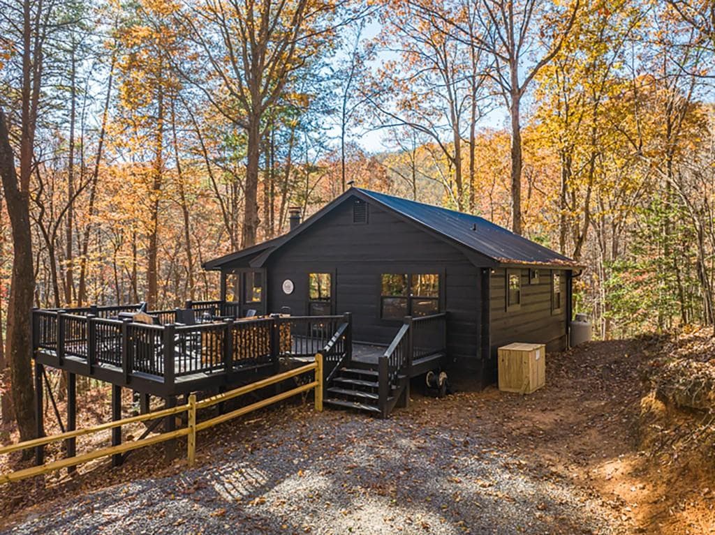 226 Lakeside Drive, Blue Ridge, GA 30513 — most recent listing photo