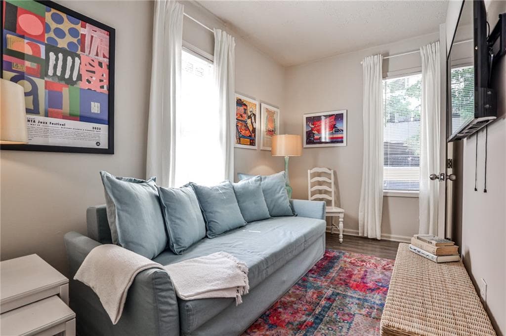 1 bedroom, 1 bathroom, 520 sq ft condominium sold at 1100 Piedmont Avenue 6, Atlanta, GA 30309