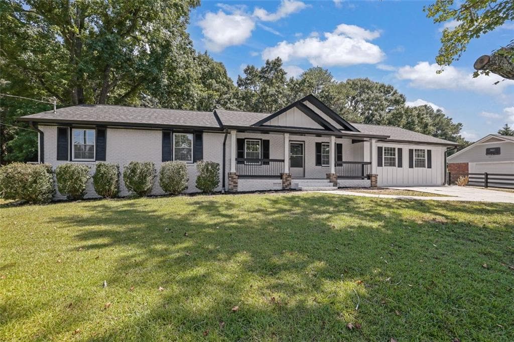 3 bedroom, 2 bathroom, 1,815 sq ft single family residence for sale at 1686 NORTON ESTATES Drive, Snellville, GA 30078 — photo 4