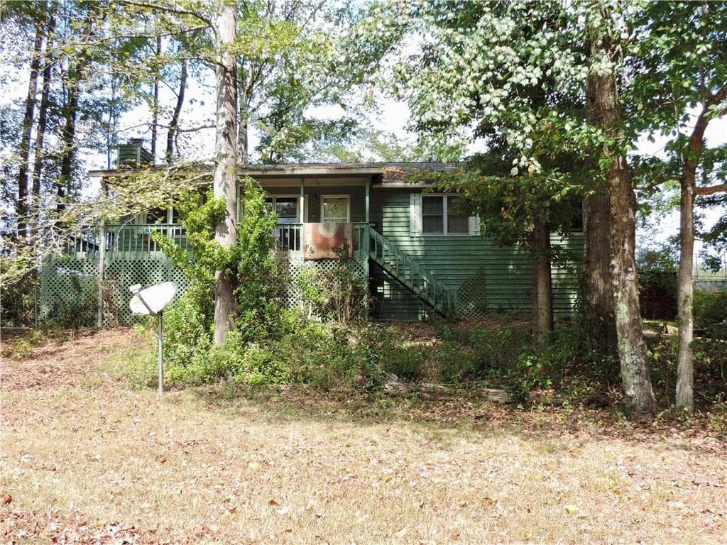 4 bedroom, 2 bathroom, 1,739 sq ft single family residence sold at 3851 Riding Woods Court, Powder Springs, GA 30127