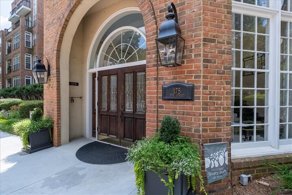 2 bedroom, 2 bathroom, 1,065 sq ft condominium sold at 175 15th Street 311, Atlanta, GA 30309
