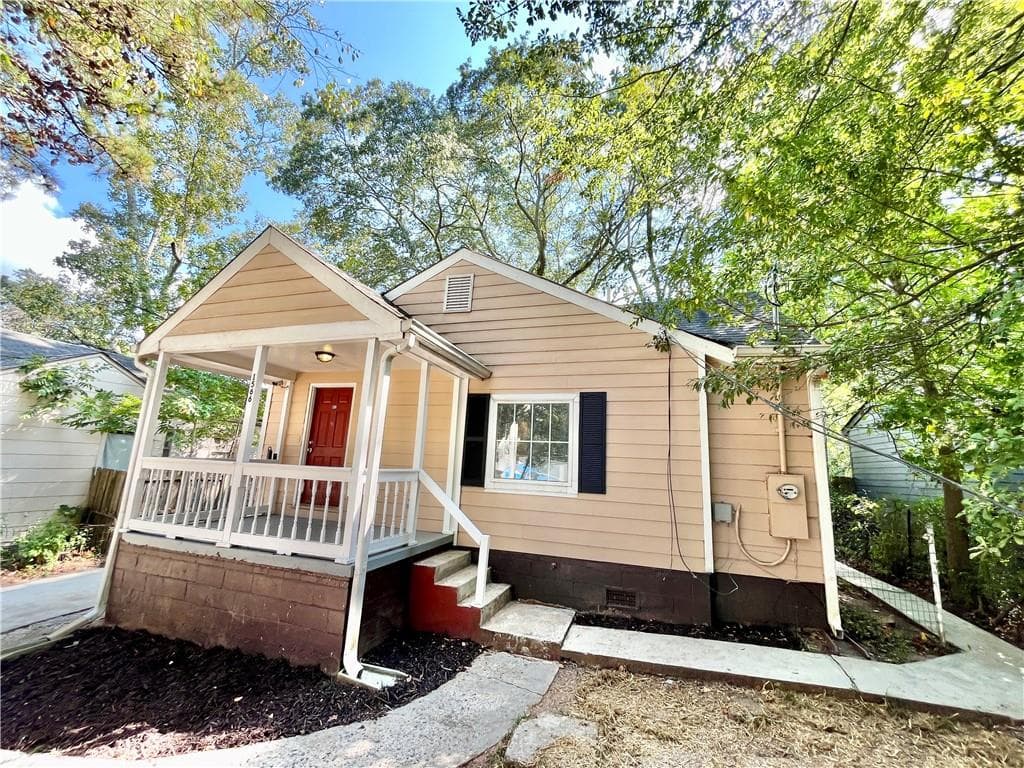 3 bedroom, 1 bathroom, 1,056 sq ft single family residence sold at 1566 Avon Avenue, Atlanta, GA 30311
