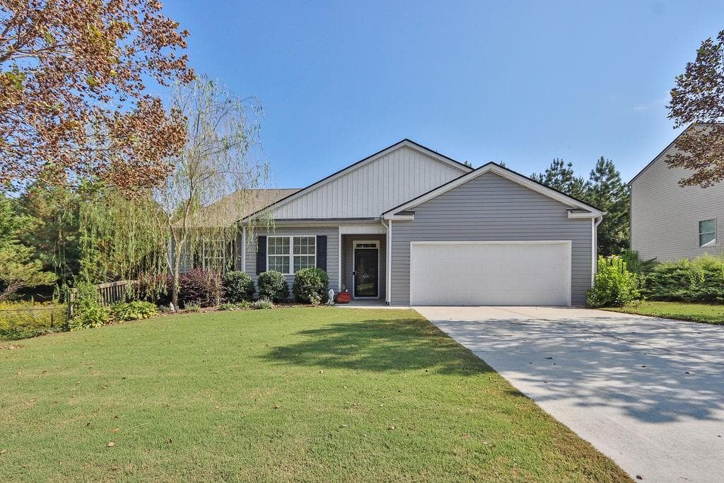3231 Heatherwood Drive, Gainesville, GA 30507 — most recent listing photo