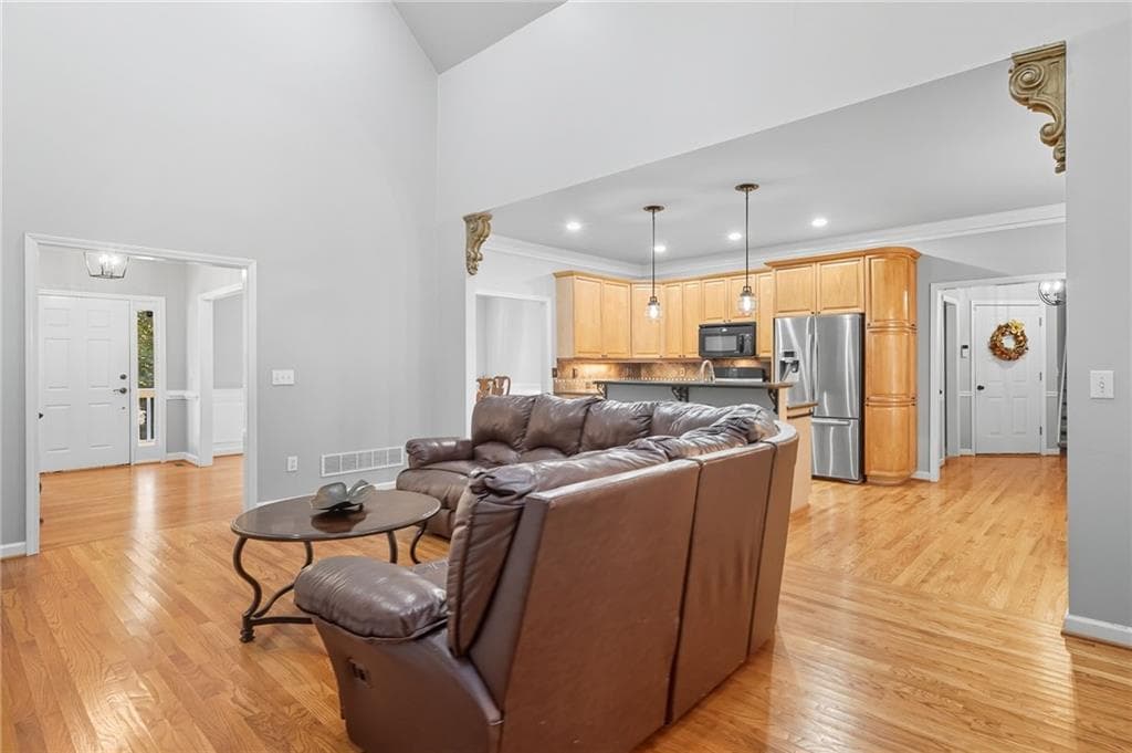 7 bedroom, 4 bathroom, 4,400 sq ft single family residence for sale at 5090 Eubanks Road, Woodstock, GA 30188 — photo 10