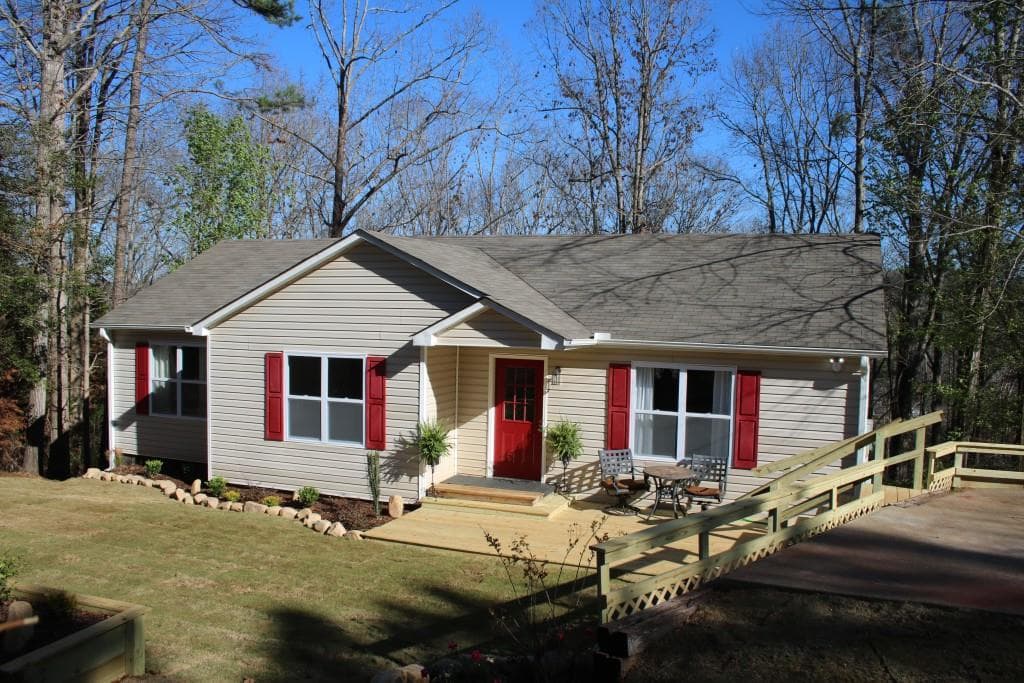 3 bedroom, 1,184 sq ft single family residence sold at 3711 Rambling Woods Drive, Loganville, GA 30052