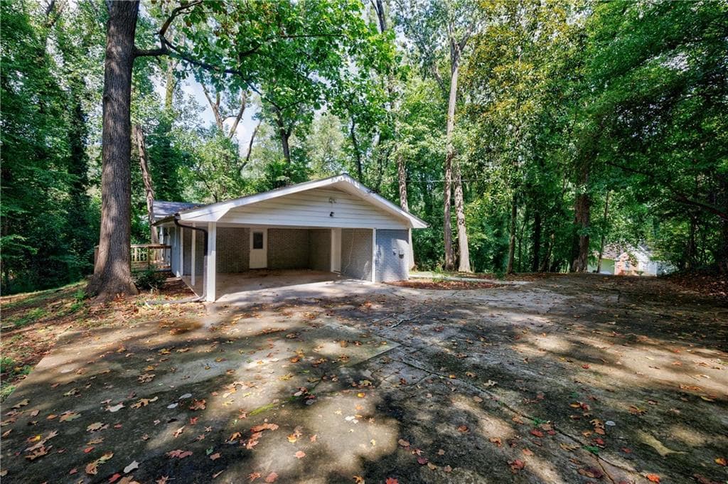 4 bedroom, 2 bathroom, 2,214 sq ft single family residence for sale at 4305 Christine Court, Decatur, GA 30035 — photo 7