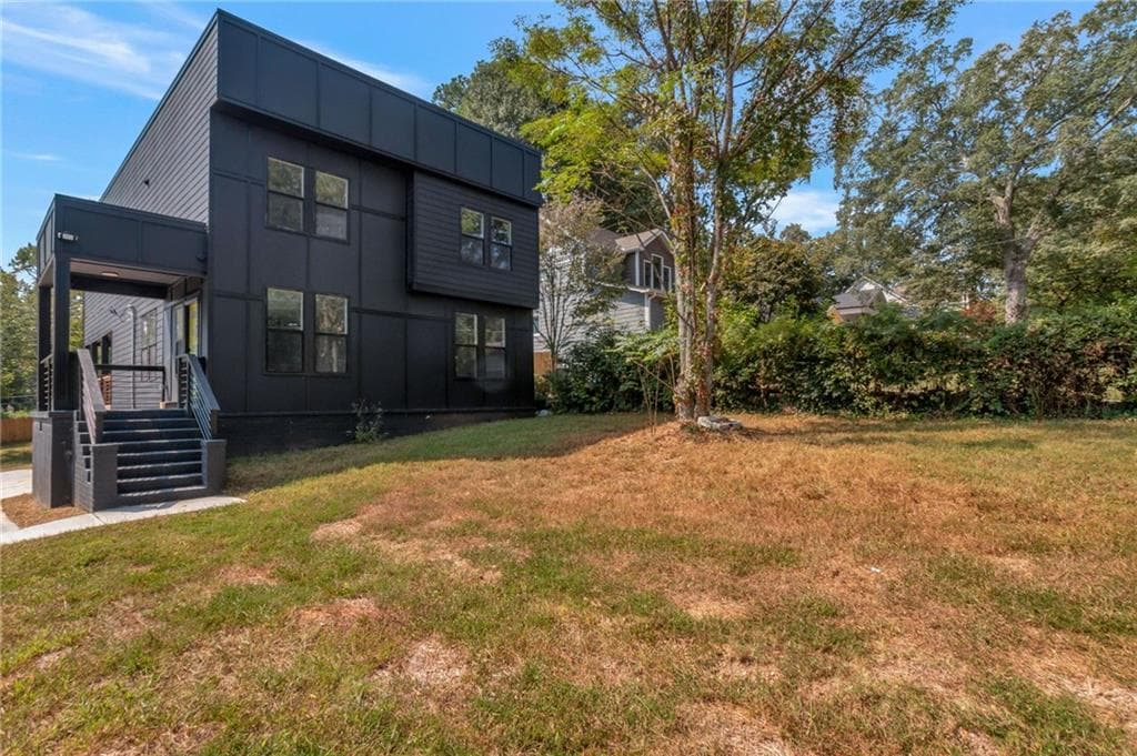 5 bedroom, 4 bathroom, 3,122 sq ft single family residence for sale at 3139 Alston Drive, Decatur, GA 30032 — photo 2