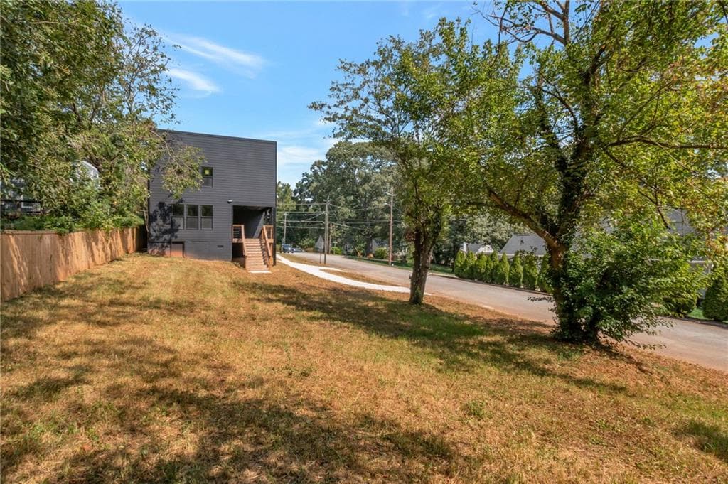 5 bedroom, 4 bathroom, 3,122 sq ft single family residence for sale at 3139 Alston Drive, Decatur, GA 30032 — photo 4