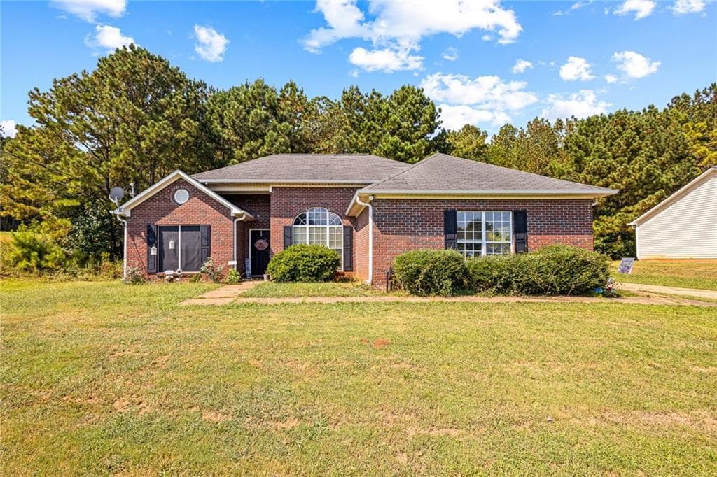 127 Oakmont Drive, LaGrange, GA 30240 — most recent listing photo