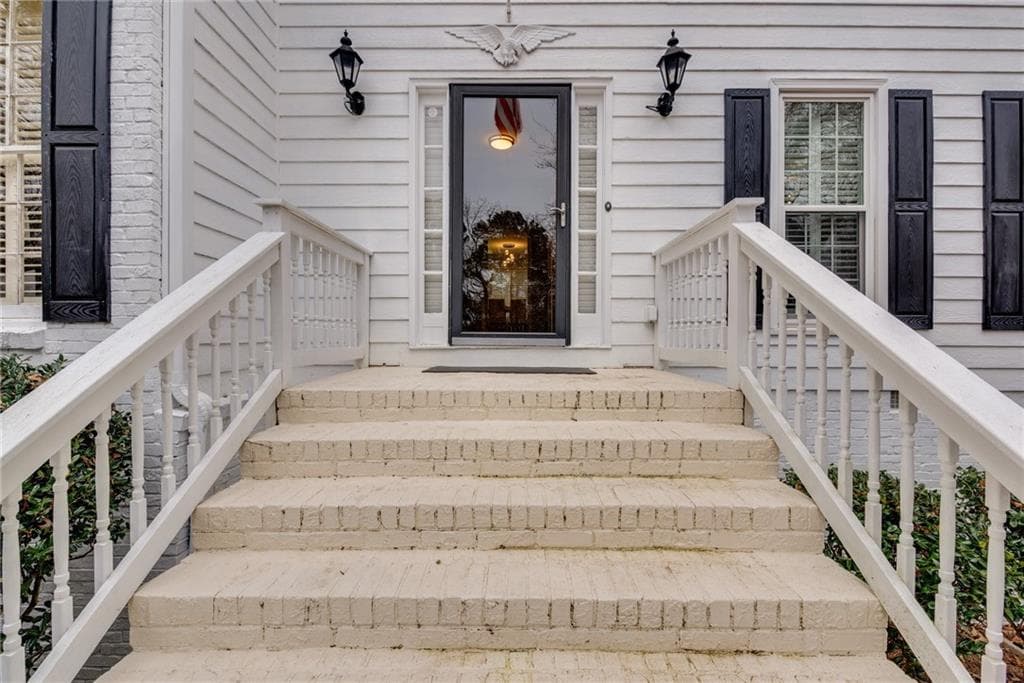 5 bedroom, 4 bathroom, 2,524 sq ft single family residence for sale at 2093 Breconridge Drive, Marietta, GA 30064 — photo 3