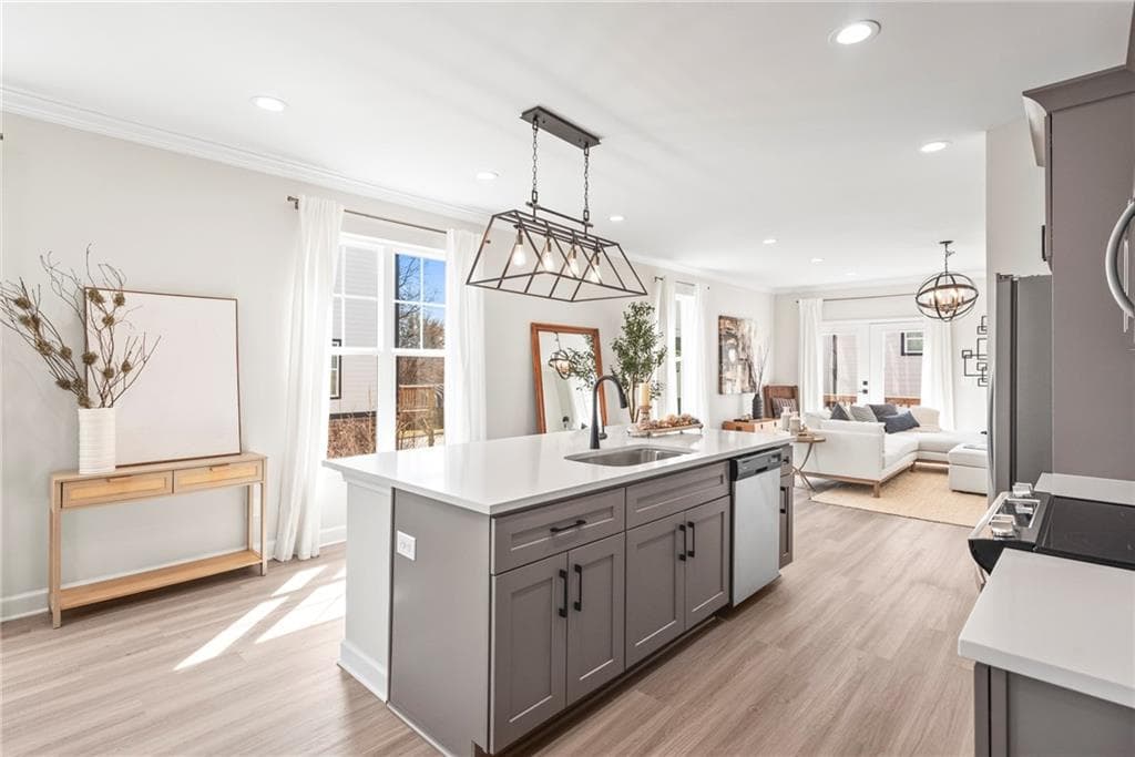 3 bedroom, 4 bathroom, 1,990 sq ft townhouse sold at 1969 Hollywood Road 17, Atlanta, GA 30318