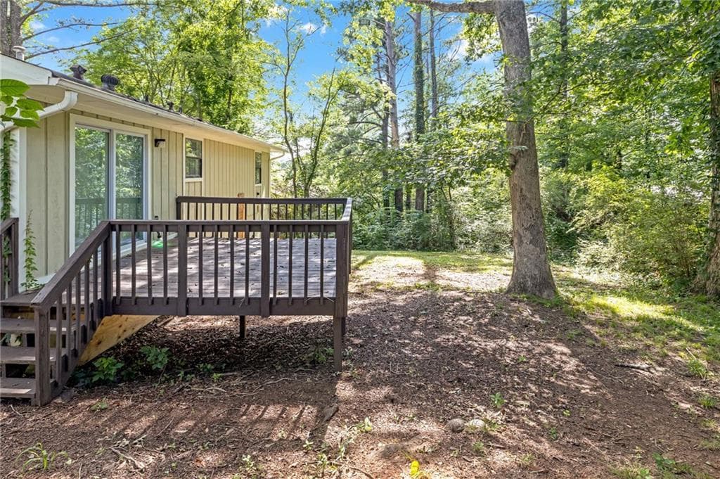 4 bedroom, 3 bathroom, 2,047 sq ft single family residence under contract at 4690 Big Valley Court, Stone Mountain, GA 30083 — photo 4